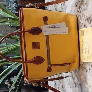 Dooney and bourke handle tote in dandelion